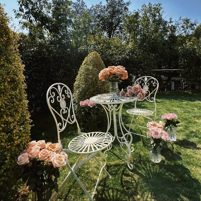French Vintage Iron Table and  - огляд і ціна Outdoor Furniture Metal Chairs